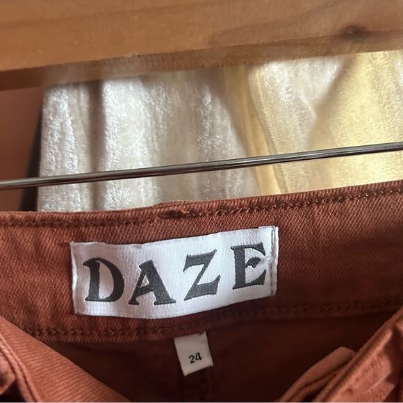 DAZE Sundaze Utility Pant Straight Jeans Workwear Caramel Burnt Orange NEW Sz 24 - Picture 3 of 8